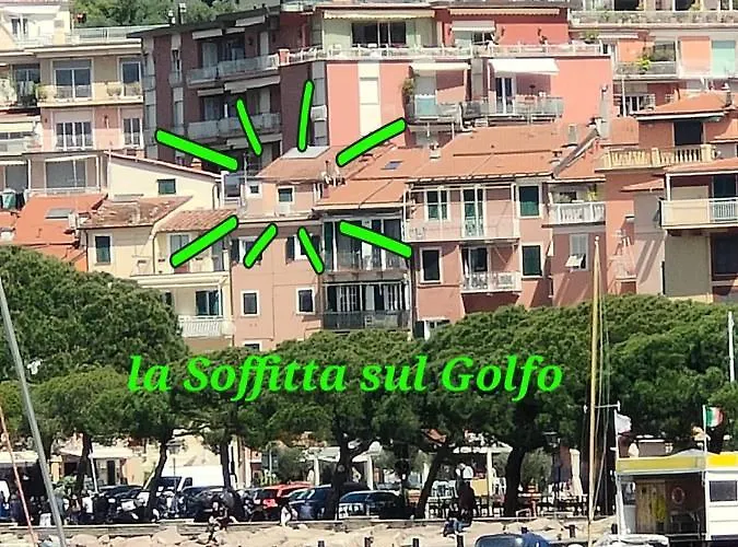 Lägenhet La Soffitta Sul Golfo *